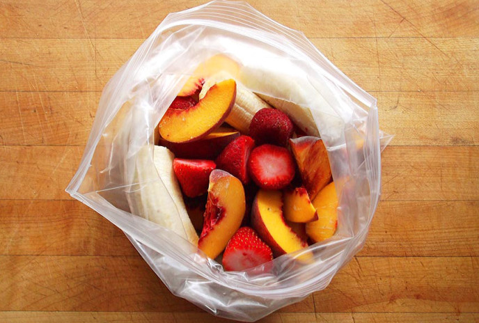 How To Prep & Freeze Fresh Fruit {step-by-step tutorial} | ilovevegan.com