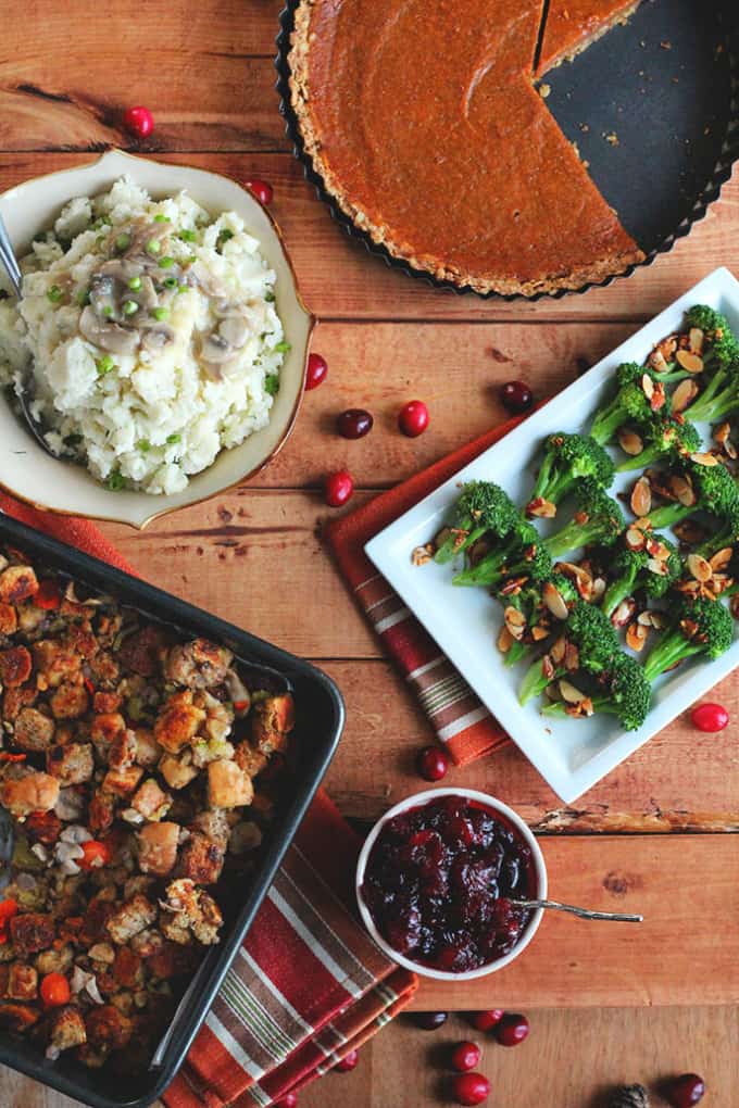 8 Simple & Delicious Recipes to Complete Your Vegan Thanksgiving Menu - ilovevegan.com