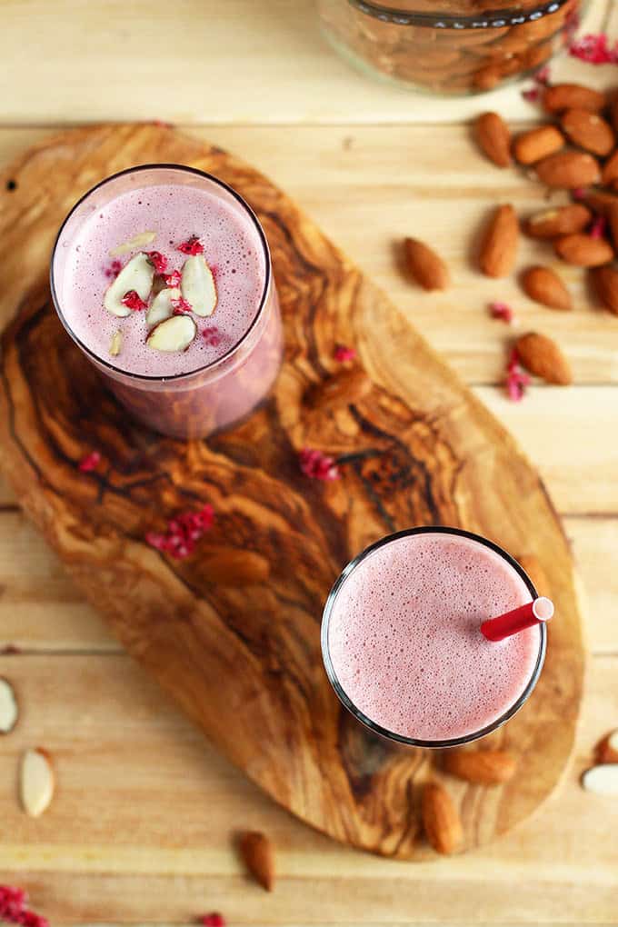 Raspberry Almond Milk inspired by @AyushiWoods - ilovevegan.com #vegan #organic #beauty #skincare