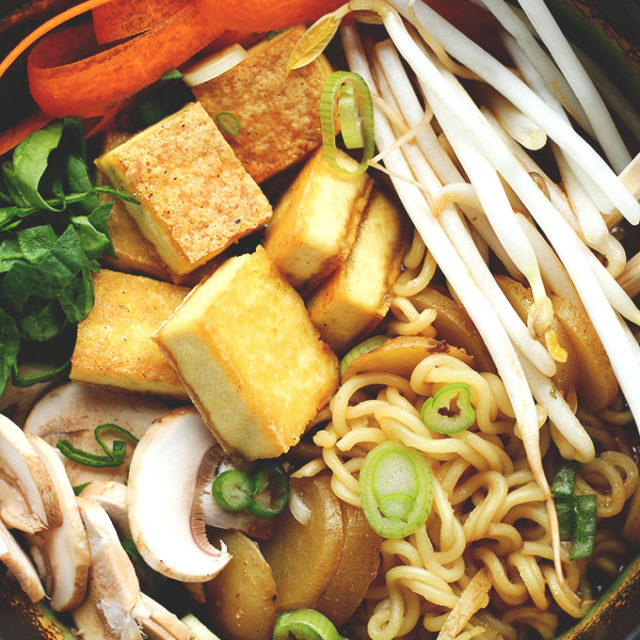 Easy Vegan Ramen - ilovevegan.com